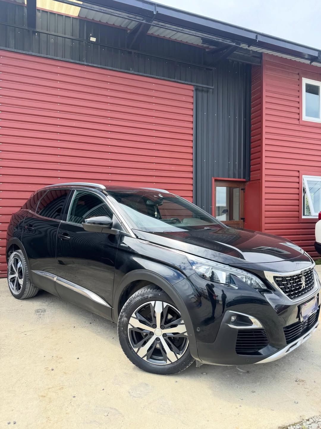 📍Puerto Varas, X región. 👉🏻 Conoce más- 🌐 www.entrelagosautomotriz.clPeugeot 3008 GT LINE Ve (1)