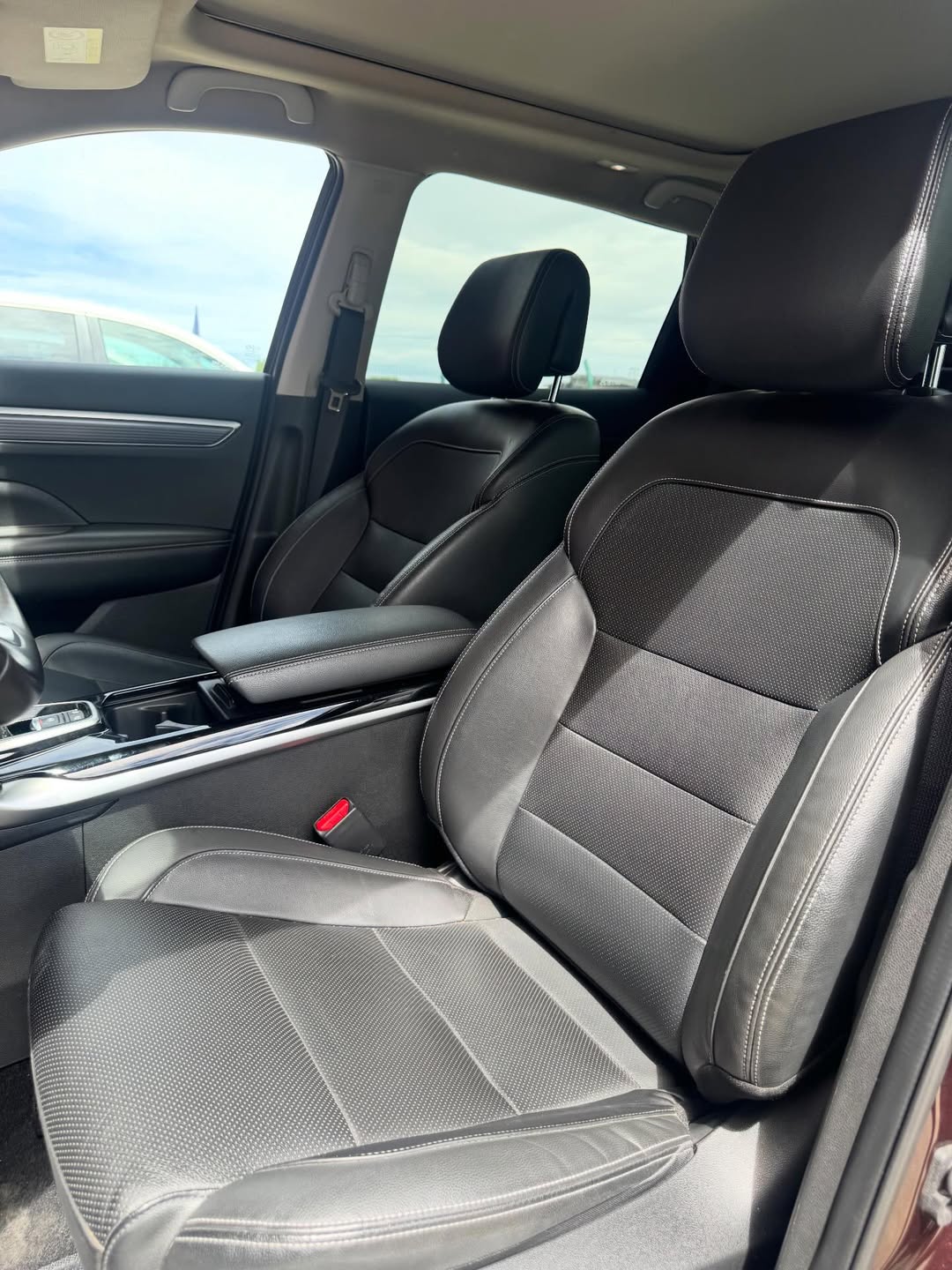 📍Puerto Varas, X región. 👉🏻 Conoce más- 🌐 www.entrelagosautomotriz.clRenault Koleos 2023Vers (6)