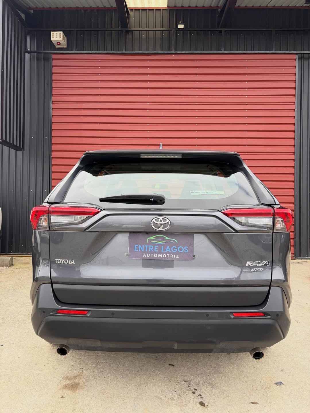 📍Puerto Varas, X región. 👉🏻 Conoce más- 🌐 www.entrelagosautomotriz.clToyota Rav4 2020 4X4Vel (1)
