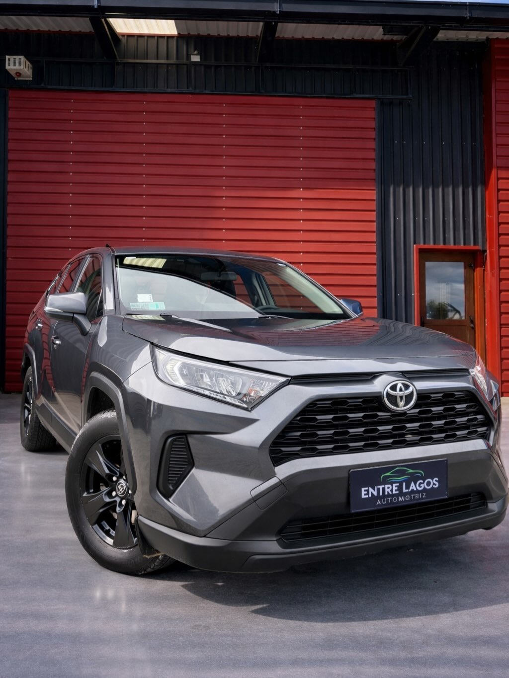 📍Puerto Varas, X región. 👉🏻 Conoce más- 🌐 www.entrelagosautomotriz.clToyota Rav4 2020 4X4Vel