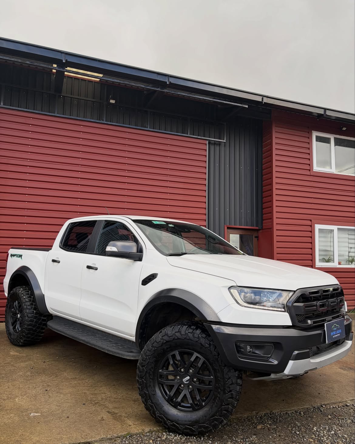 Puerto Varas, X región. 👉🏻 Conoce más- 🌐 www.entrelagosautomotriz.clFORD RANGER RAPTOR Veloci (1)