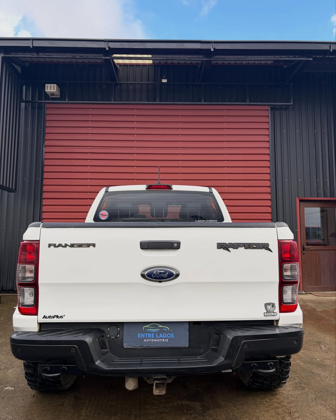 Puerto Varas, X región. 👉🏻 Conoce más- 🌐 www.entrelagosautomotriz.clFORD RANGER RAPTOR Veloci (2)