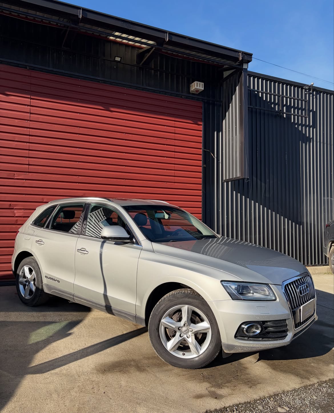 📍Puerto Varas, X región. 👉🏻 Conoce más- 🌐 www.entrelagosautomotriz.clAUDI Q5 2.0T QUATTRO Ve (1)