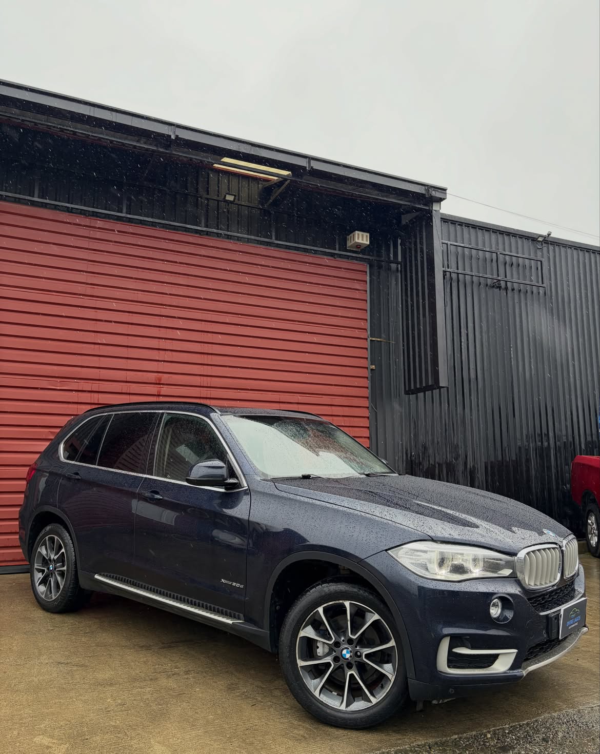 📍Puerto Varas, X región. 👉🏻 Conoce más- 🌐 www.entrelagosautomotriz.clBMW X5 XDRIVE 30d Veloc (1)