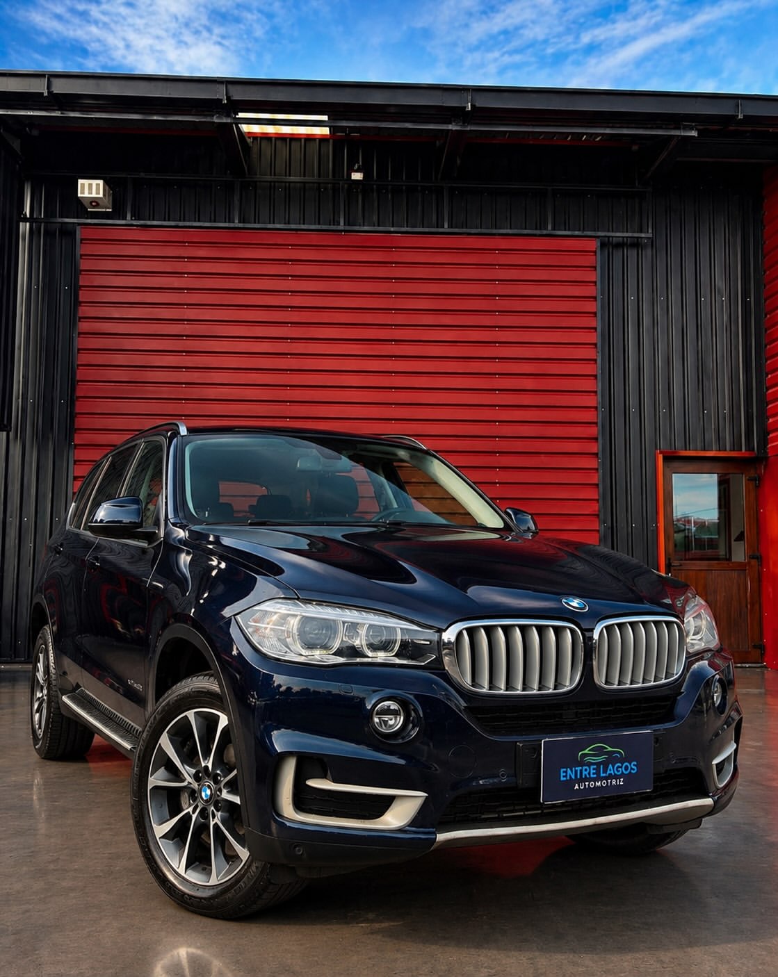 📍Puerto Varas, X región. 👉🏻 Conoce más- 🌐 www.entrelagosautomotriz.clBMW X5 XDRIVE 30d Veloc