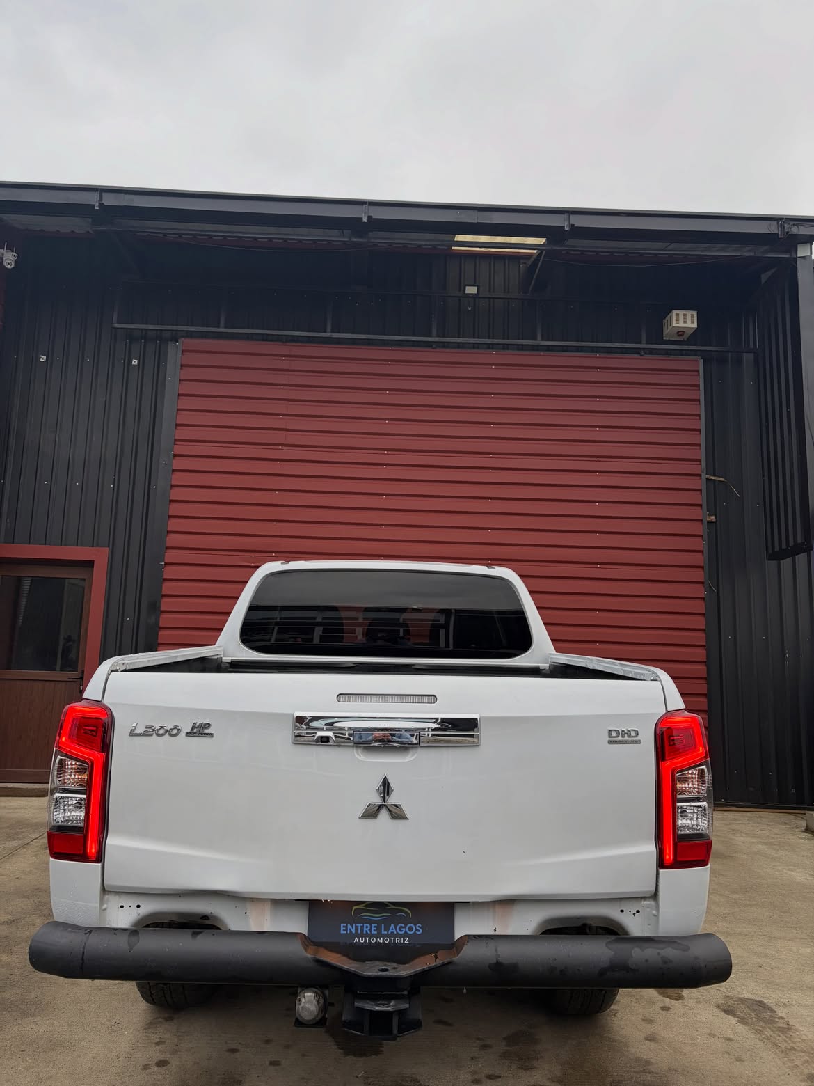 📍Puerto Varas, X región. 👉🏻 Conoce más- 🌐 www.entrelagosautomotriz.clMITSUBISHI L200 DAKARVe (4)