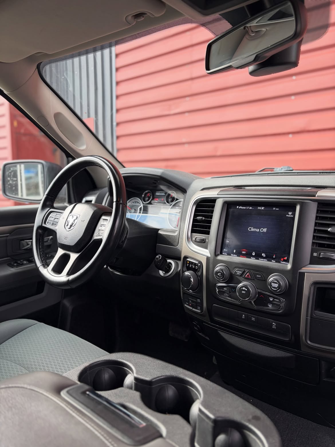 📍Puerto Varas, X región. 👉🏻 Conoce más- 🌐 www.entrelagosautomotriz.clRAM 1500 SLT 2020Veloci (3)